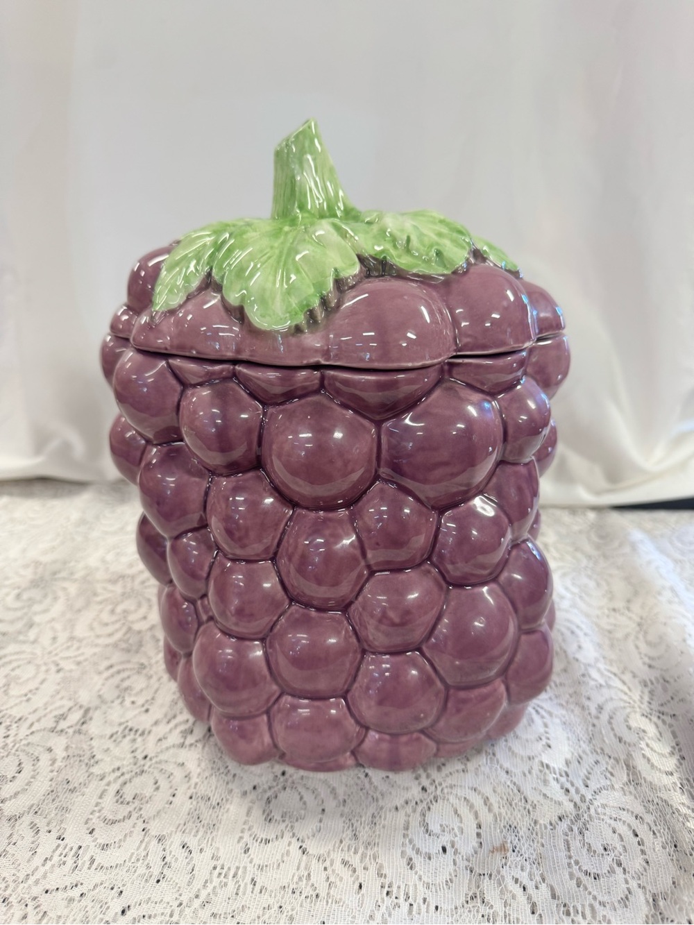 Grape-Shaped Ceramic Cookie Jar with Leaf Lid - Purple & Green